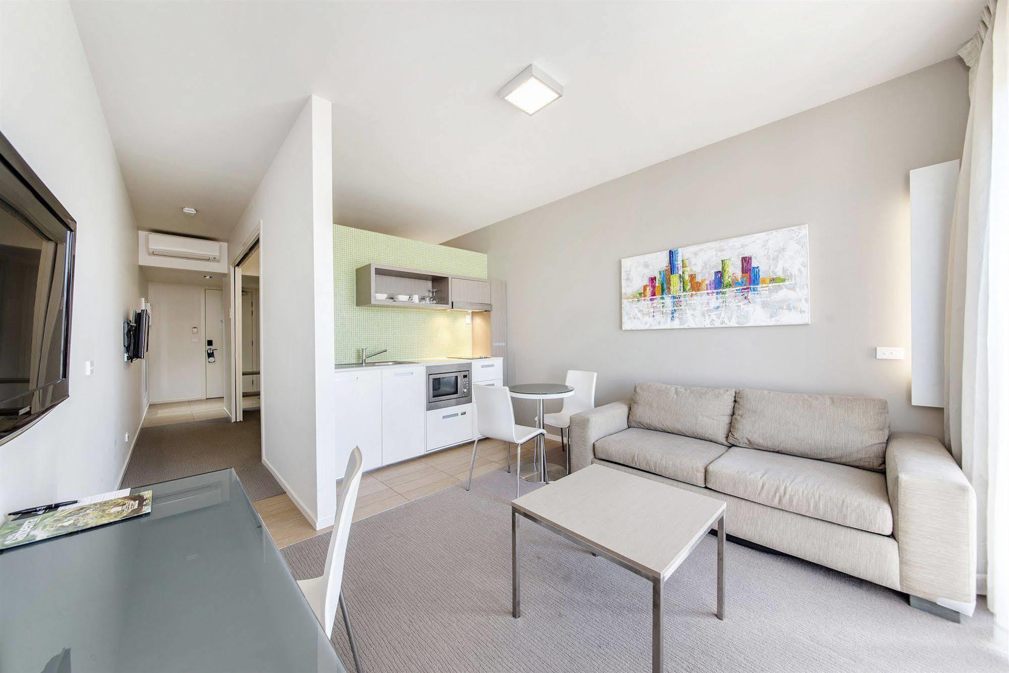 Aparthotel Abode Gungahlin Canberra Zewnętrze zdjęcie